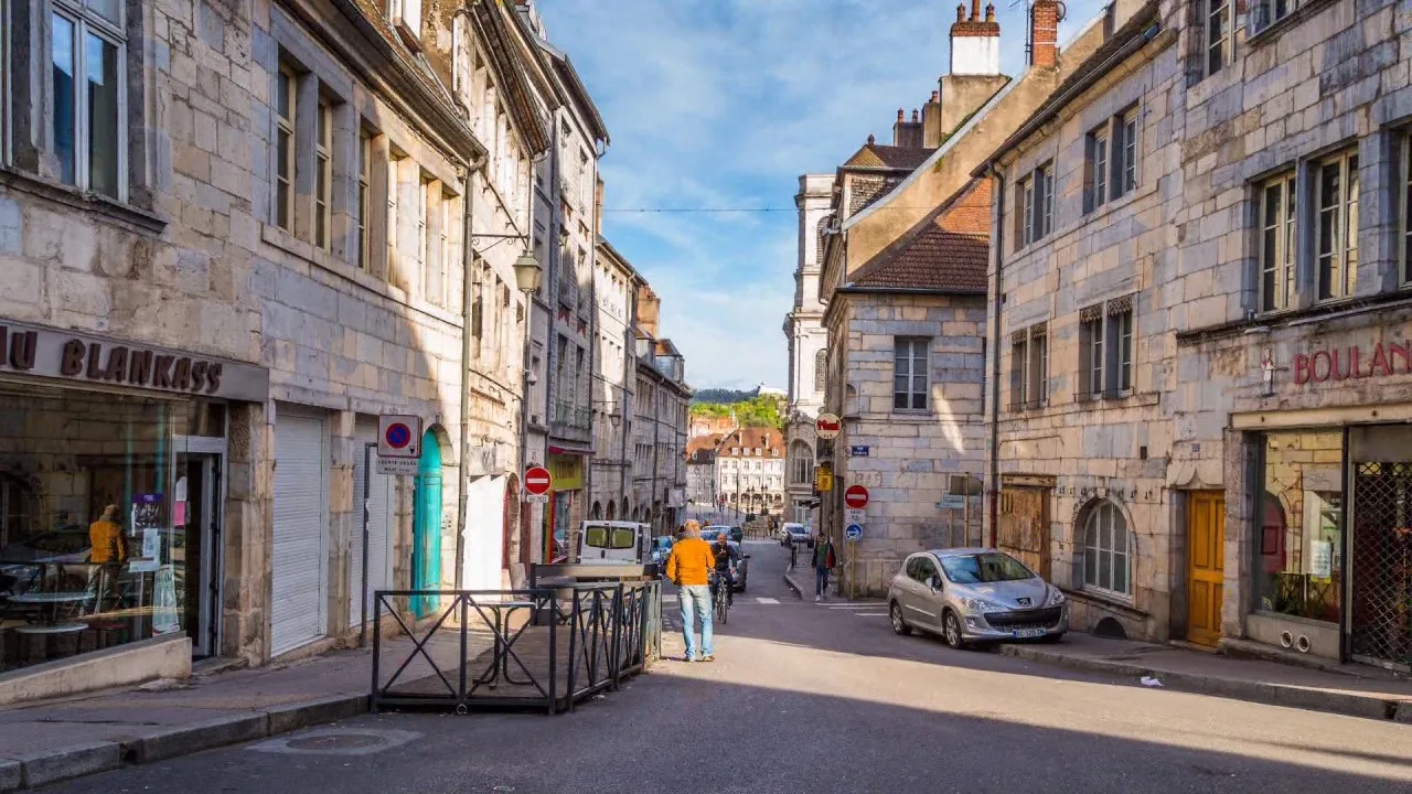 Bye-bye Nuisances : Le Quartier Battant à Besançon S’apaise en 2024!