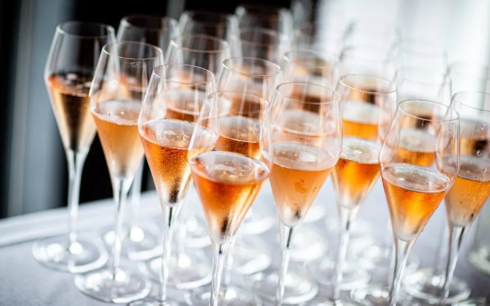 Le Champagne rosé est-il plus doux que le Champagne brut ?