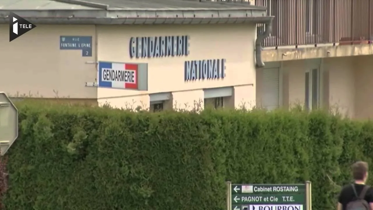 Besançon se rebelle: l’invasion des autocollants néonazis et la riposte citoyenne !