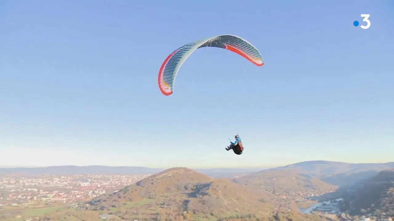 Parapente tragique dans les Bauges : Le vol solitaire d’un jeune bisontin prend une tournure dramatique